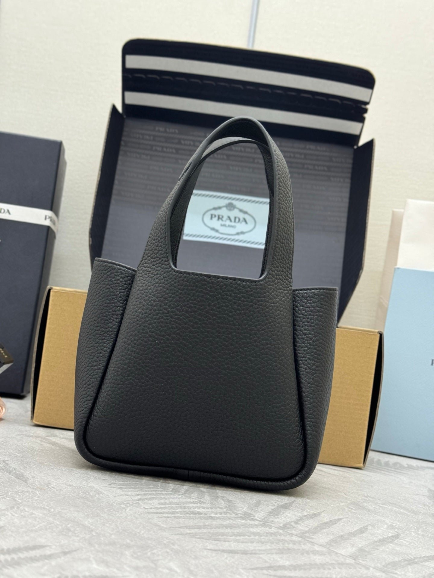 {Style No: 86SEETIF} PRADA 25S TOTE MINI BAG 18 IN BLACK CALFSKIN GOLD HARDWARE - Image 2