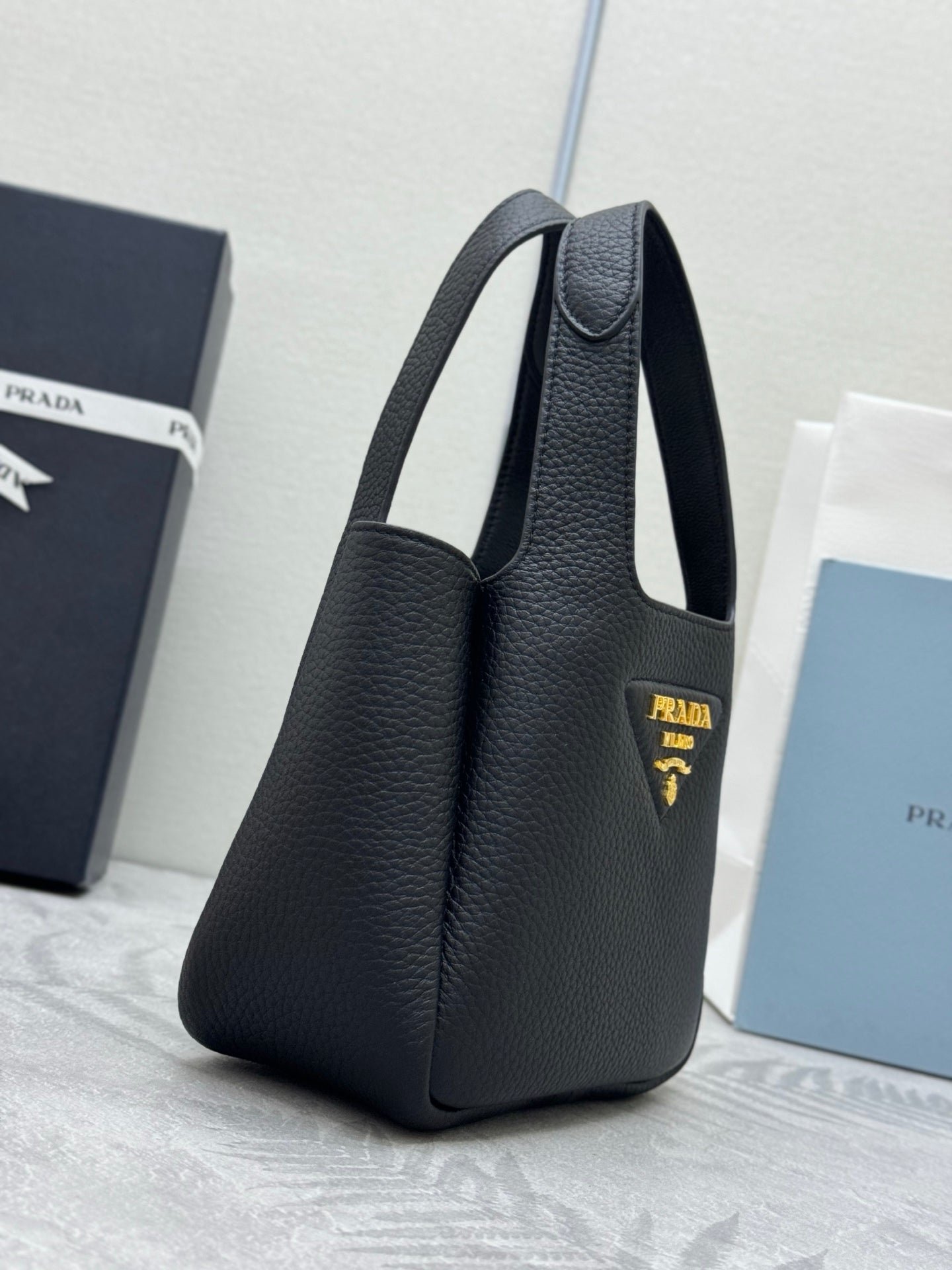 {Style No: 86SEETIF} PRADA 25S TOTE MINI BAG 18 IN BLACK CALFSKIN GOLD HARDWARE - Image 4