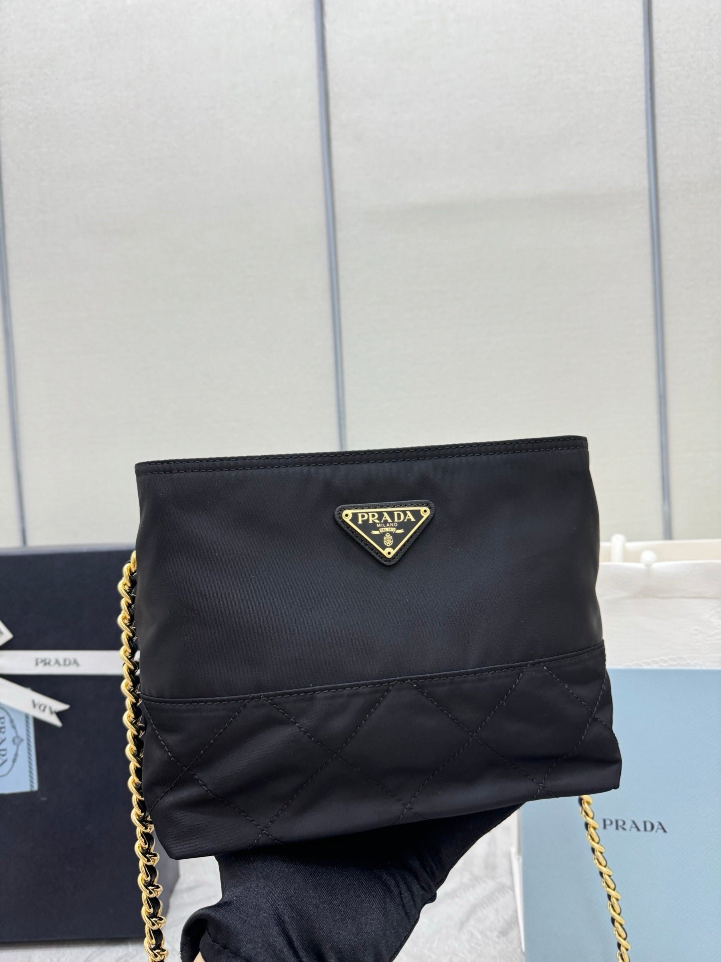 {Style No: 7V85T9R9} PRADA 25S CROSSBODY BAG 21 IN BLACK NYLON GOLD HARDWRE - Image 6