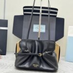 {Style No: HPUD4U61} PRADA 25S DADA SMALL BAG 25 IN BLACK CALFSKIN GOLD HARDWRE