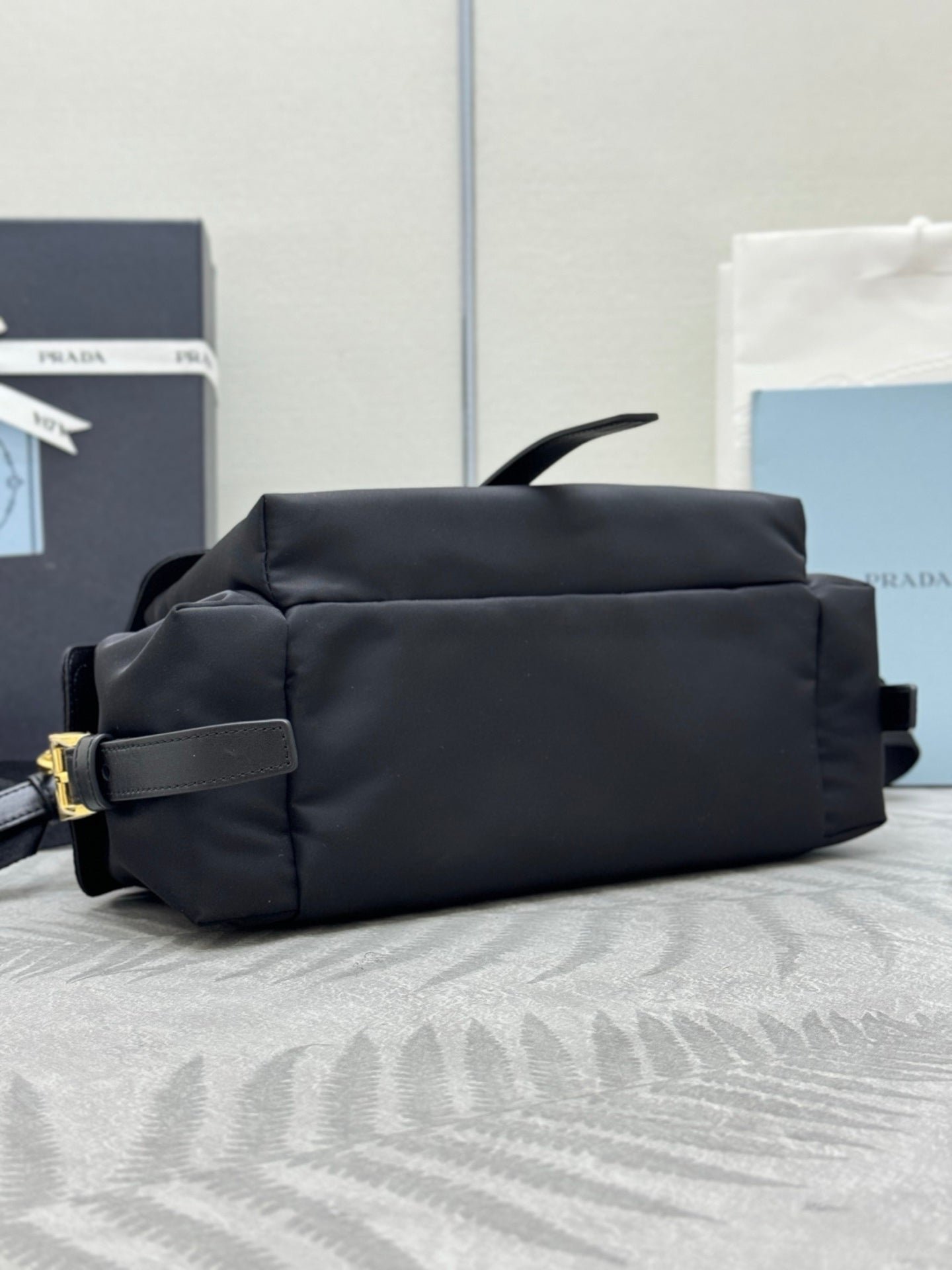 {Style No: YBXJY9Y4} PRADA 25S EXPLORE LARGE SHOULDER BAG 30 IN BLACK RE-NYLON WITH FLAP - Image 9