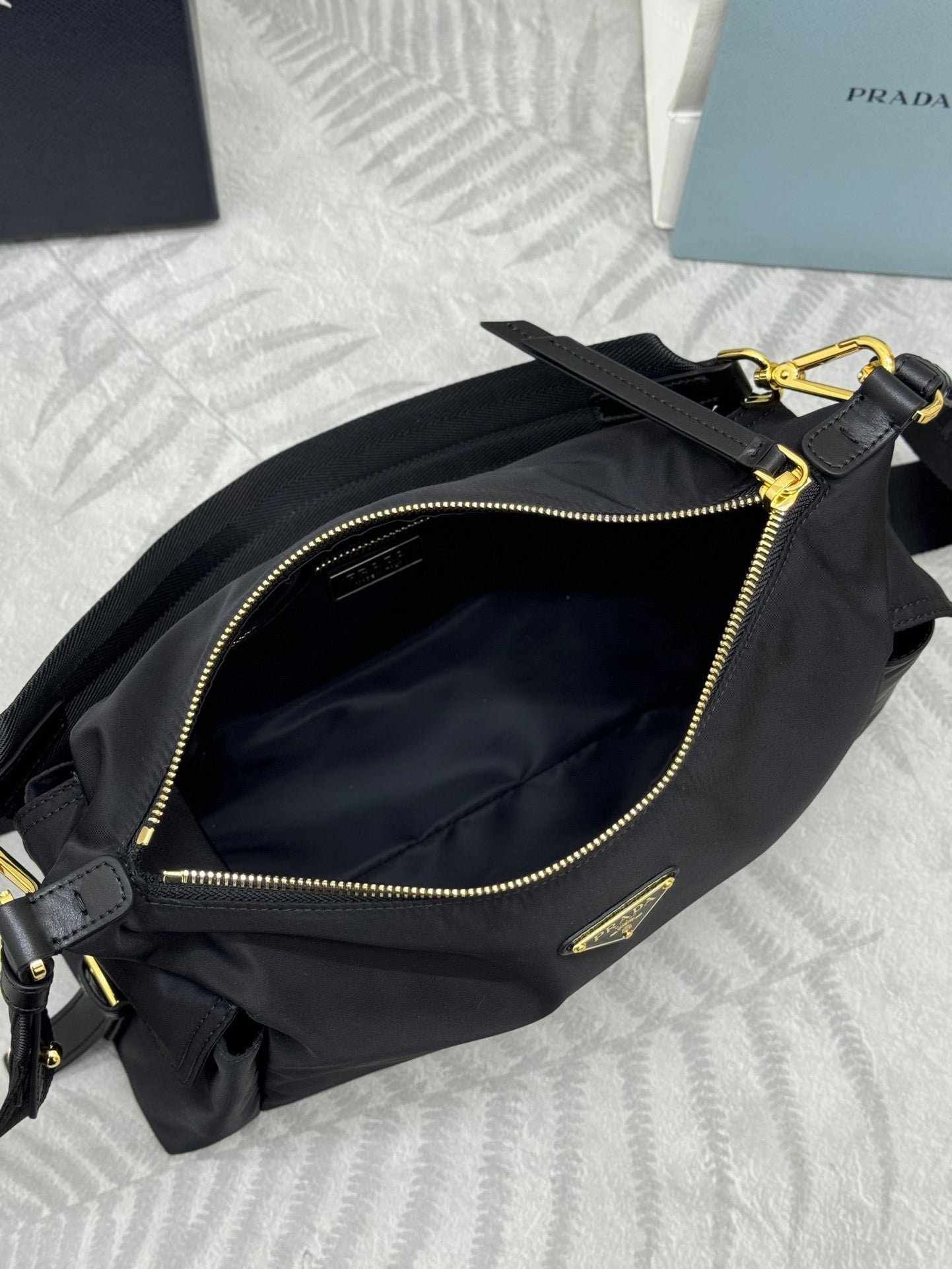 {Style No: 5CH4LO4Q} PRADA 25S EXPLORE LARGE RE-NYLON SHOULDER BAG 32 IN BLACK WITH FLAP - Image 5