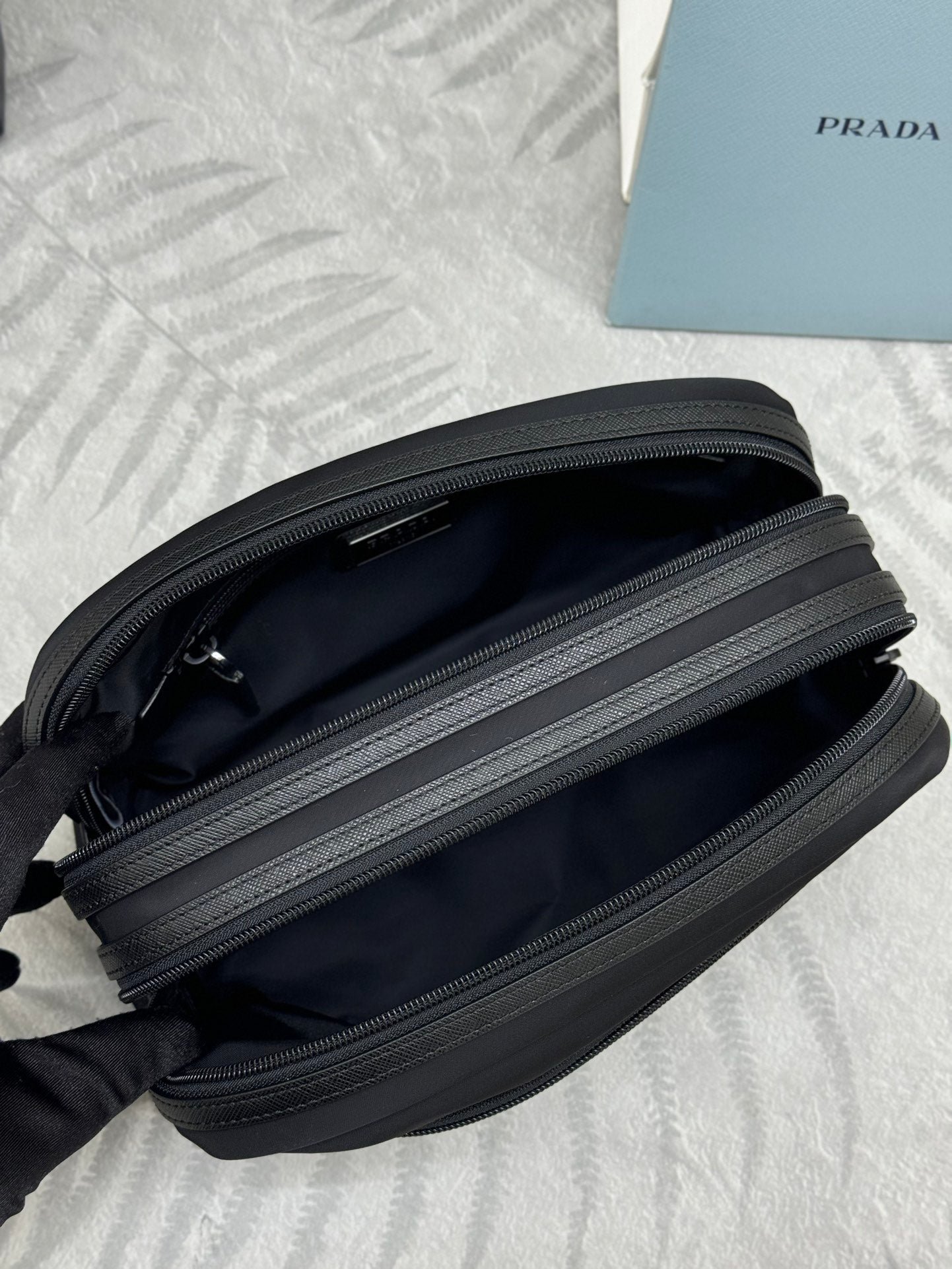 {Style No: 9H6QQCZK} PRADA 25S MEDIUM CLUTCH BAG 26 IN BLACK NYLON SILVER HARDWRE - Image 5