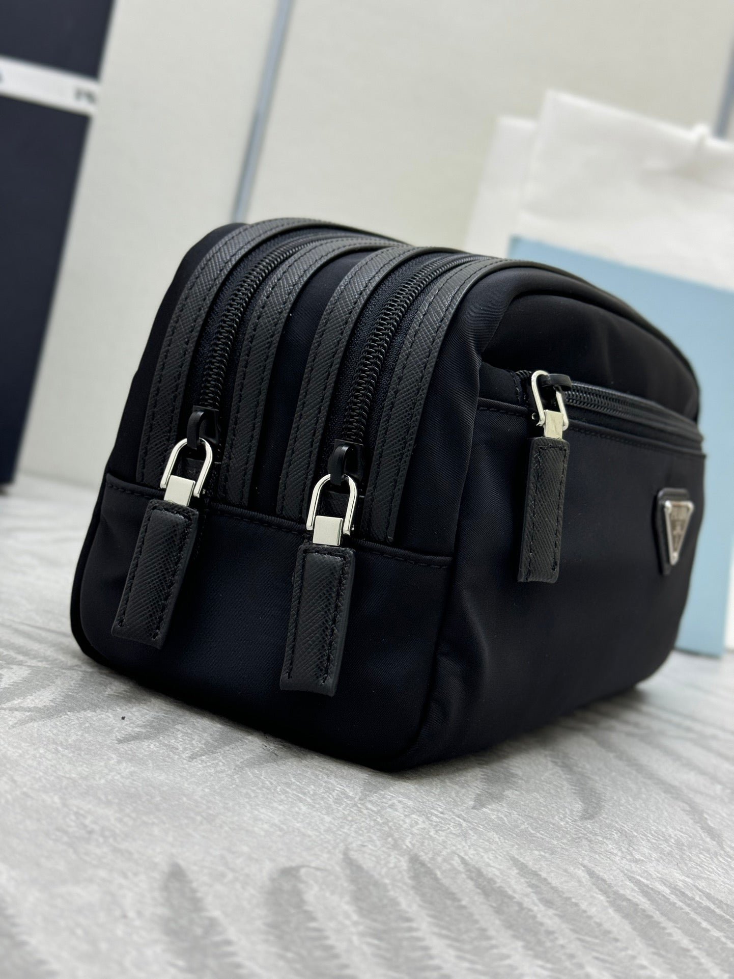 {Style No: 9H6QQCZK} PRADA 25S MEDIUM CLUTCH BAG 26 IN BLACK NYLON SILVER HARDWRE - Image 4