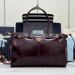 {Style No: PQRZ8F8X} PRADA 25S BONNIE LARGE HANDBAG 38 IN BURGUNDY GLOSSY CALFSKIN GOLD HARDWRE