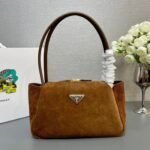 {Style No: AYN7JRB5} SHOULDER BAG 28 IN TAWNY BROWN SUEDE GOLD LOGO