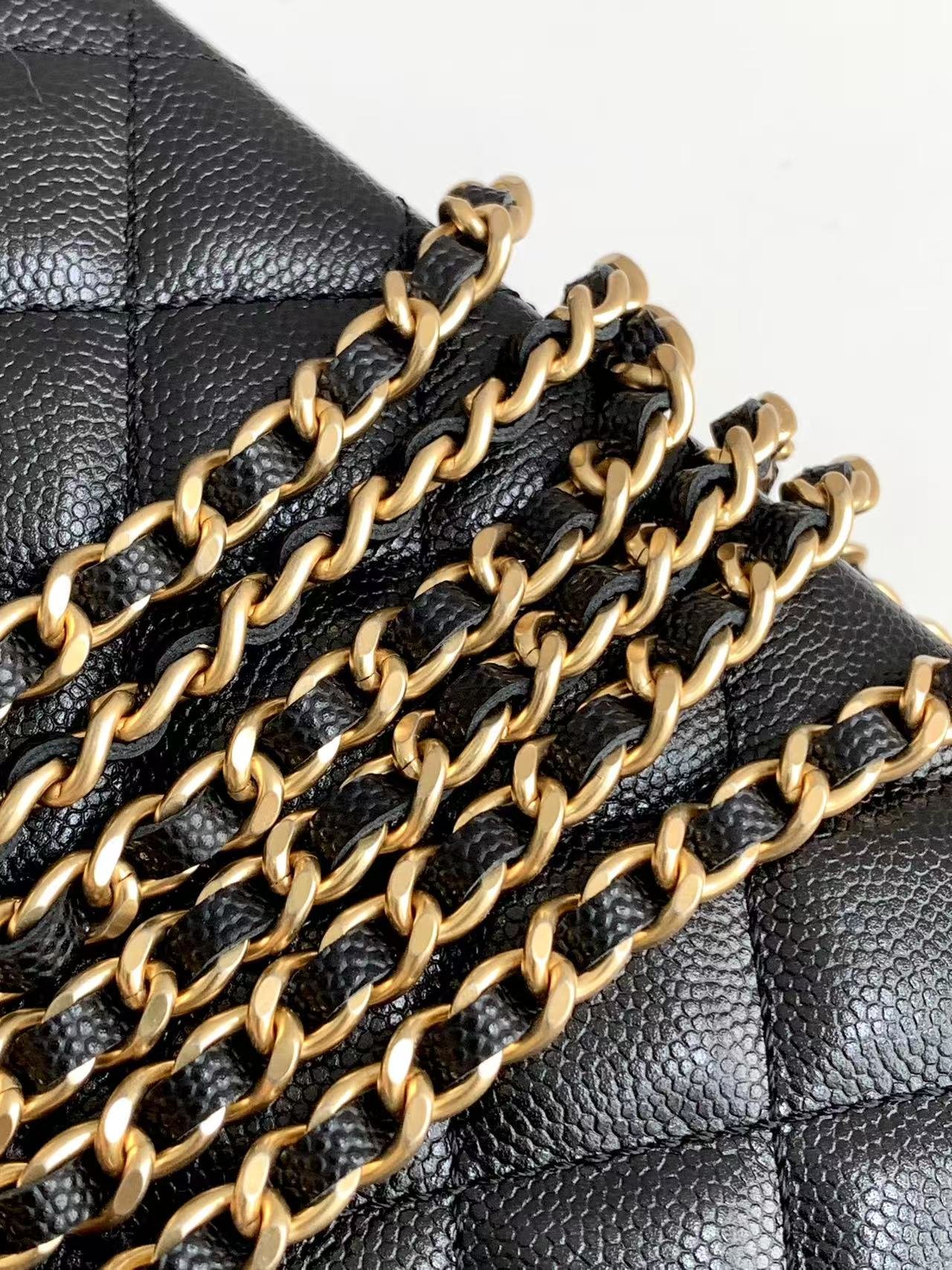 {Style No: PZBZEKCS} VANITY CASE 19 IN BLACK GRAINED CALFSKIN GOLD HARDWARE - Image 8