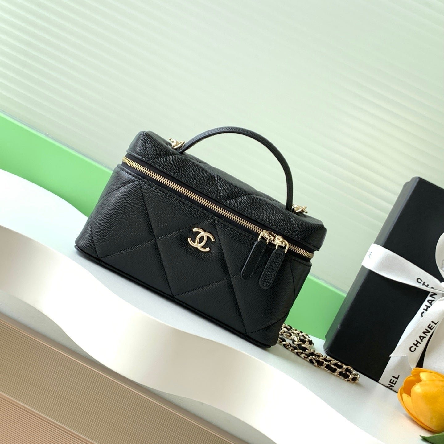 {Style No: XD98AKEP} CHANEL 25S VANITY BAG 19.5 CM IN BLACK LAMBSKIN