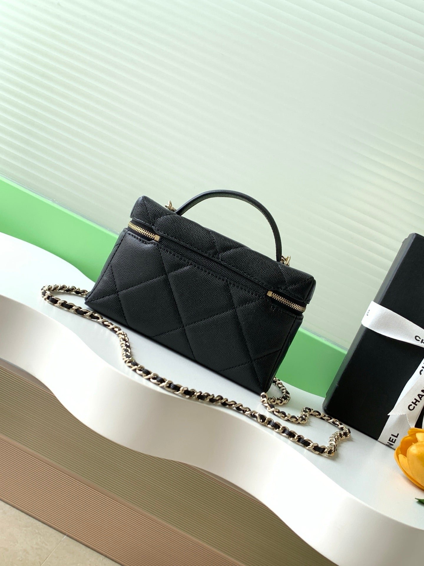 {Style No: XD98AKEP} CHANEL 25S VANITY BAG 19.5 CM IN BLACK LAMBSKIN - Image 3