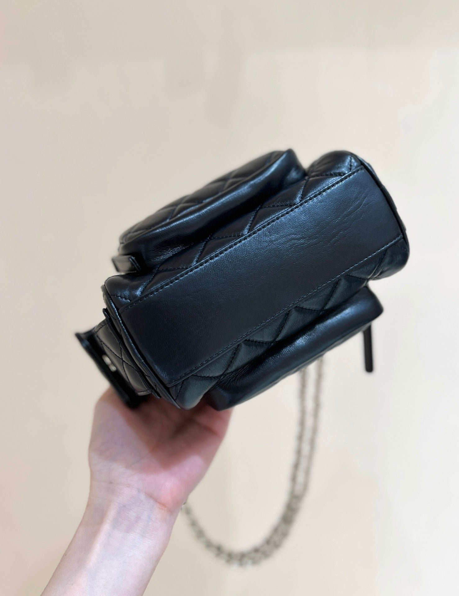 {Style No: T2WM2FI5} CHANEL CAMERA BAG 23 IN CONGO BLACK SHINY CALFSKIN - Image 5