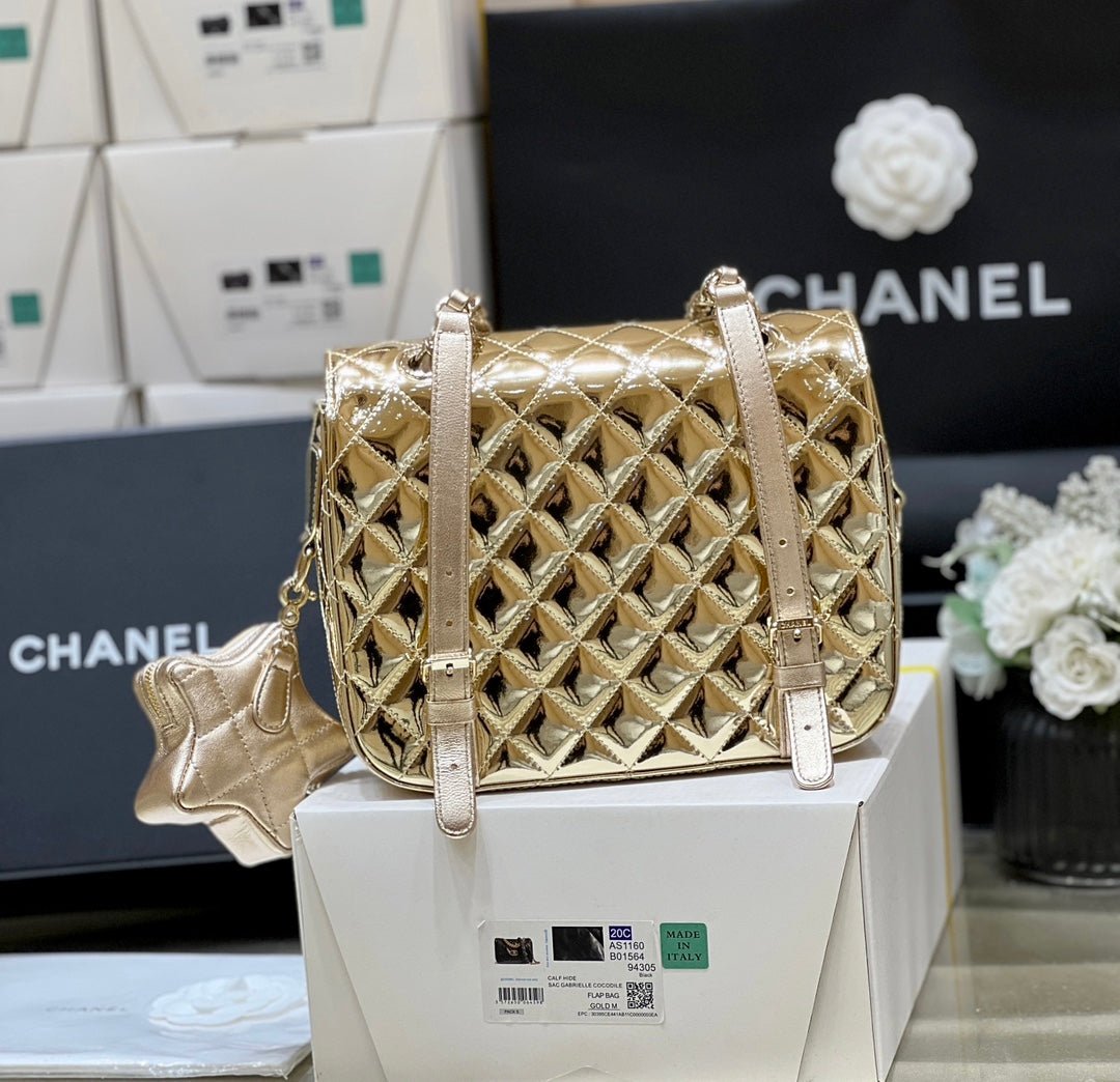 {Style No: YSUIXIQW} 25S CHANEL STAR GOLD 23 IN METALLIC GOLD CALFSKIN - Image 2