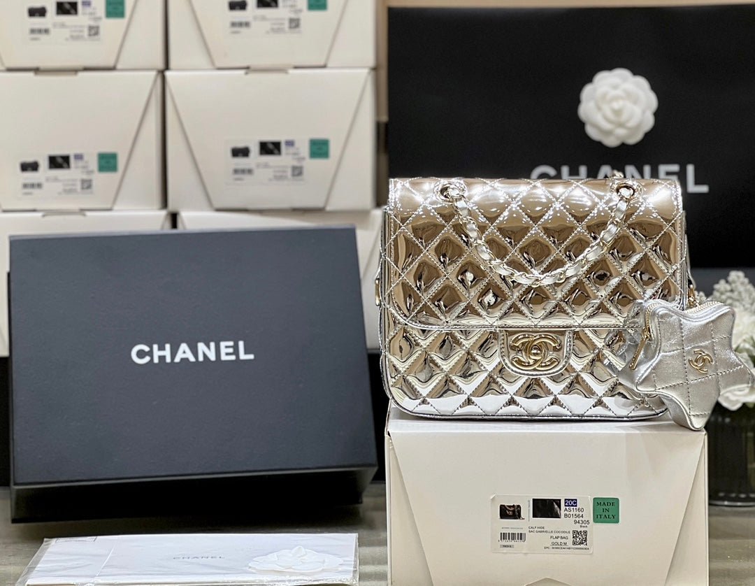 {Style No: 95P5IMDL} 25S CHANEL STAR SILVER 23 IN METALLIC SILVER CALFSKIN - Image 9