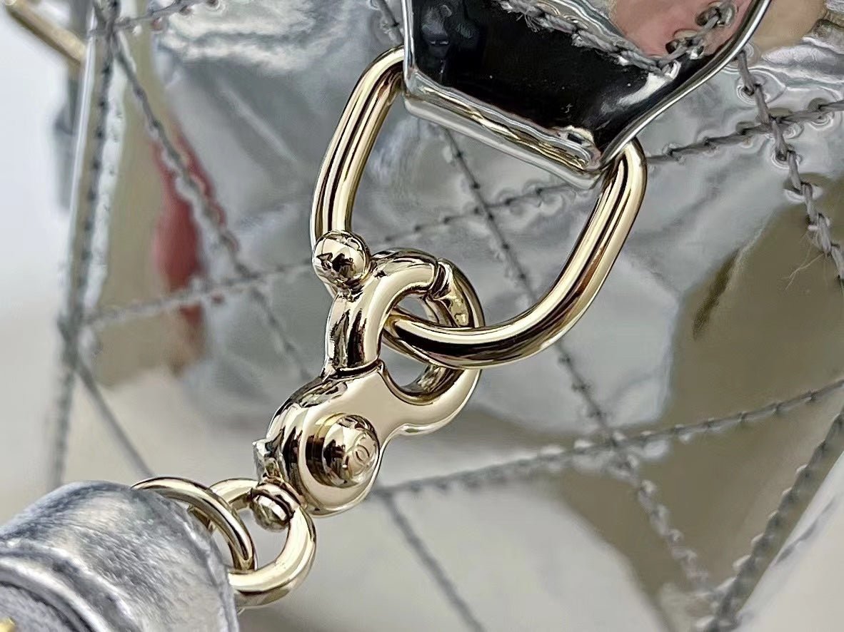 {Style No: 95P5IMDL} 25S CHANEL STAR SILVER 23 IN METALLIC SILVER CALFSKIN - Image 6