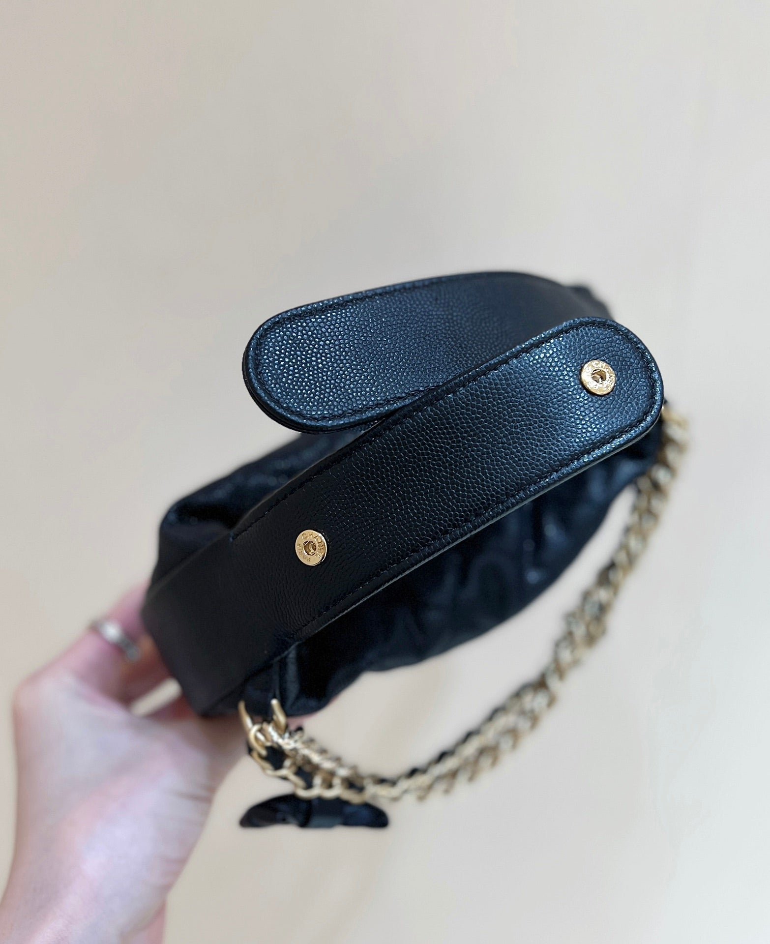 {Style No: J61O4MDU} CHANEL 25S HALFMOON BAG 18 IN BLACK CALFSKIN - Image 8