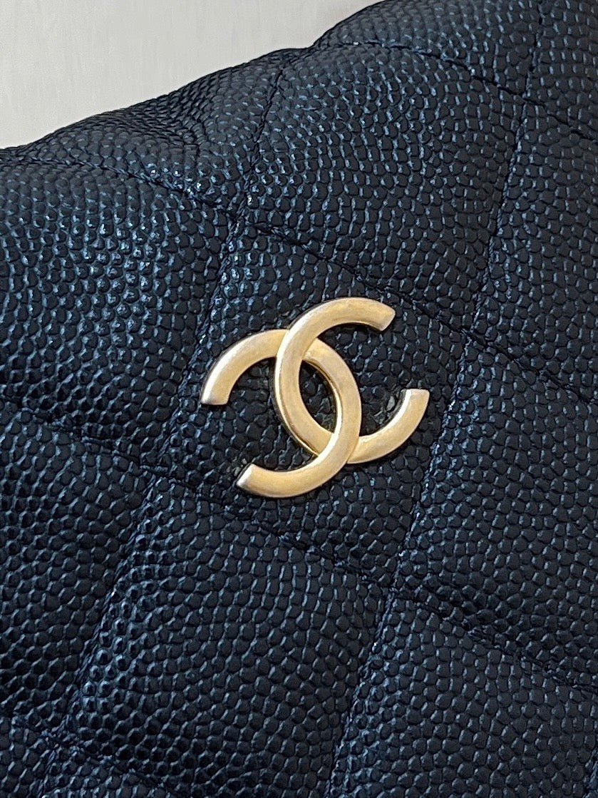 {Style No: J61O4MDU} CHANEL 25S HALFMOON BAG 18 IN BLACK CALFSKIN - Image 6