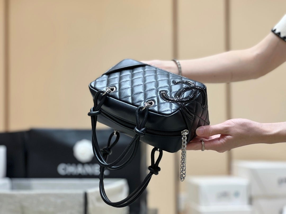 {Style No: UQ8RZZ64} 25S CHANEL CAMBON BOSTON BAG 27 IN FULL BLACK CALFSKIN - Image 5