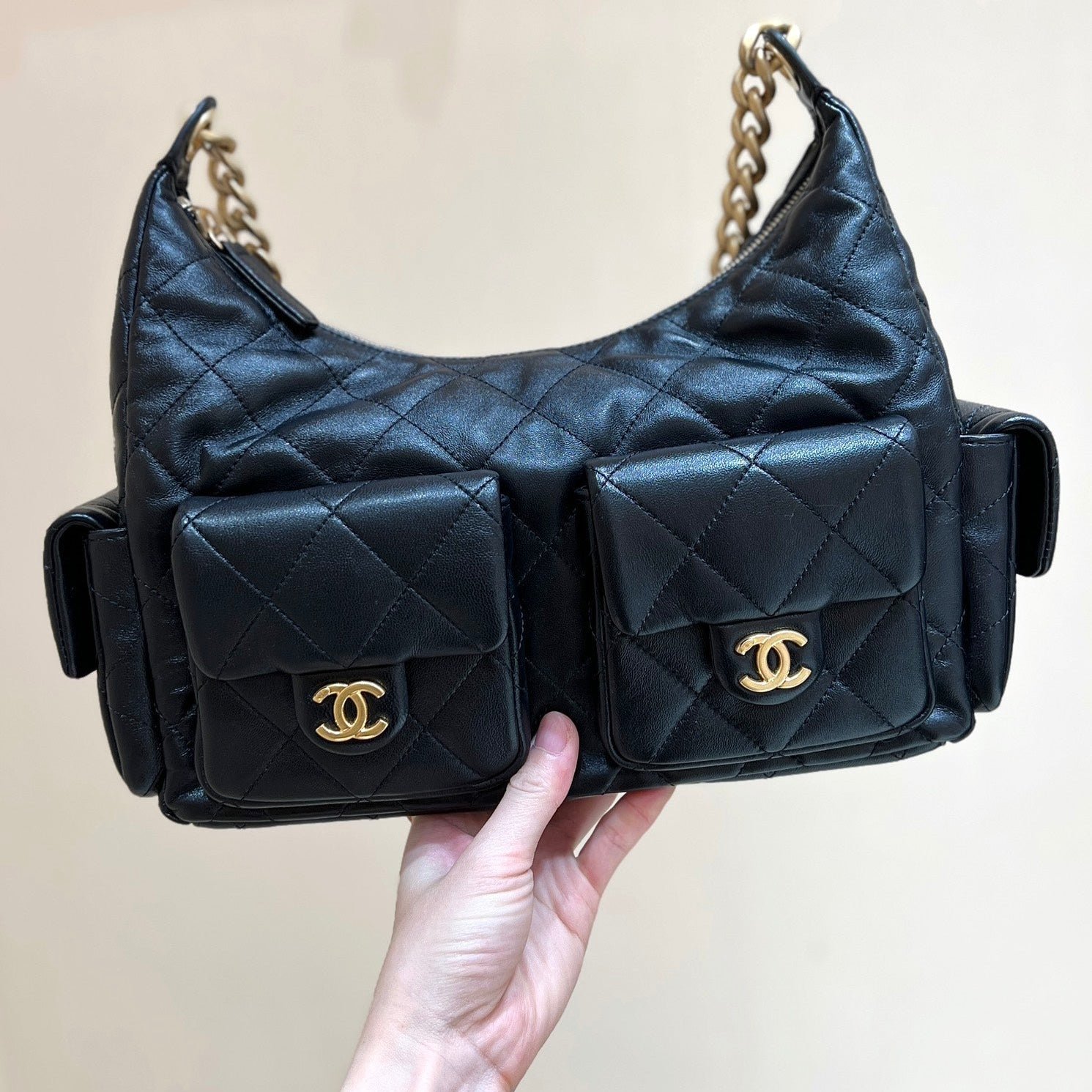 {Style No: MF3F7MPS} CHANEL QUILTED HOBO CARGO BAG 35 IN BLACK CALFSKIN GOLD CHAIN