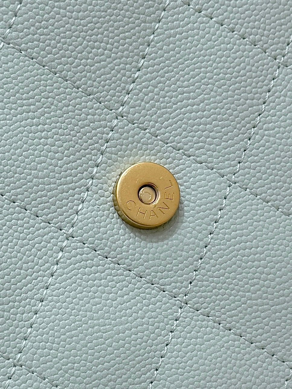 {Style No: EFEAFI8U} CHANEL 25S HANDBAG IN PALE CYAN 40 GRAINED CALFSKIN GOLD HARDWARE - Image 9