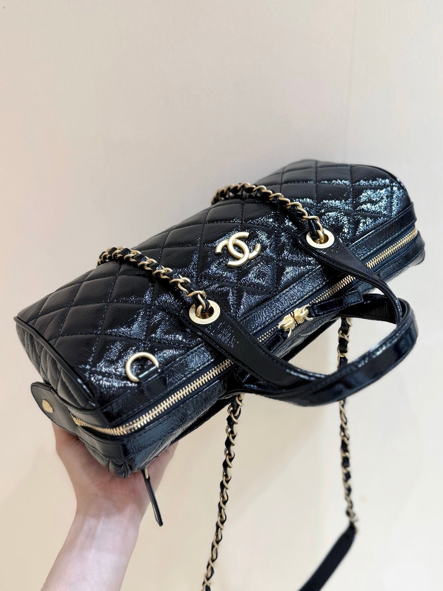 {Style No: CRISP733} CHANEL 25S LARGE BOWLING BAG 31 IN BLACK CALFSKIN GOLD HARDWARE - Image 5