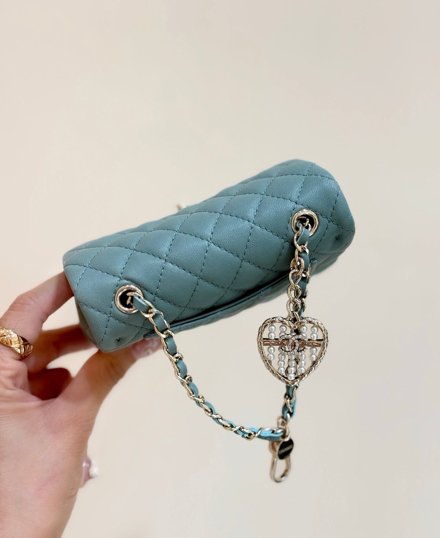 {Style No: H6D1LJFY} 25S CHANEL MINI CF BAG 12 IN MUTED TEAL LAMBSKIN HEART MODEL - Image 7