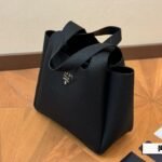 {Style No: X624GQPD} PRA 25 BASKET BAG IN BLACK CALFSKIN