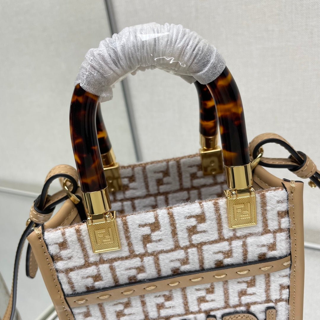 {Style No: MFXJ95IE} MINI SUNSHINE 18 IN WHITE WOOL AND CAMEL BROWN RAFFIA CALFSKIN TRIM - Image 8