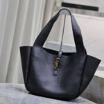 {Style No: OZWJ2AI2} LE 5 À 7 BEA TOTE BAG 50 IN BLACK LAMBSKIN GOLD LOGO