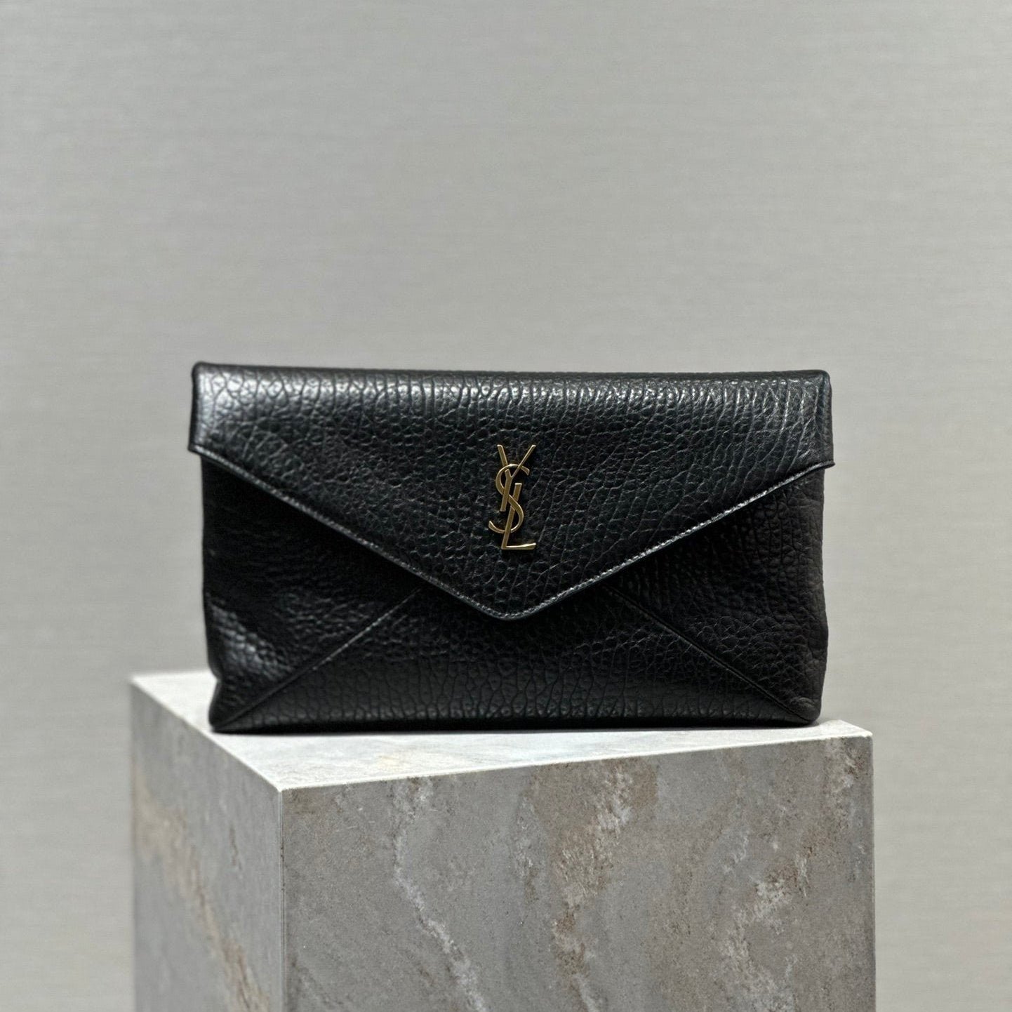 {Style No: NWAHPCES} ENVELOPE CLUTCH 29 IN BLACK LAMBSKIN COPPER LOGO