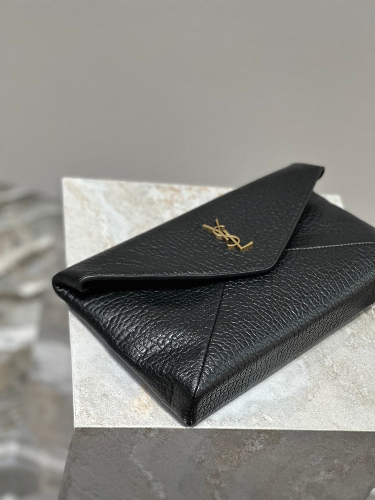 {Style No: NWAHPCES} ENVELOPE CLUTCH 29 IN BLACK LAMBSKIN COPPER LOGO - Image 9