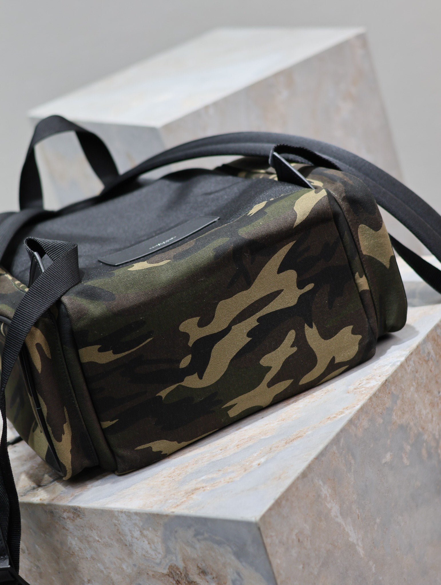 {Style No: U3I6NM3H} CITY MULTI-POCKET BACKPACK 42 IN CAMOUFLAGE PATTERN NYLON AND BLACK CALFSKIN - Image 5