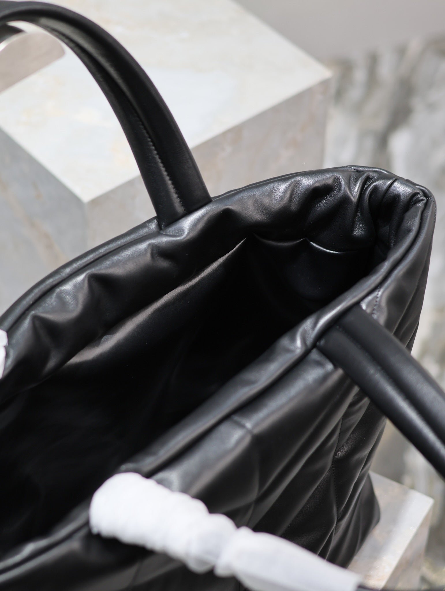 {Style No: ZHAW7HJY} PUFFER LARGE TOTE BAG 57 IN BLACK NAPA LAMBSKIN - Image 3