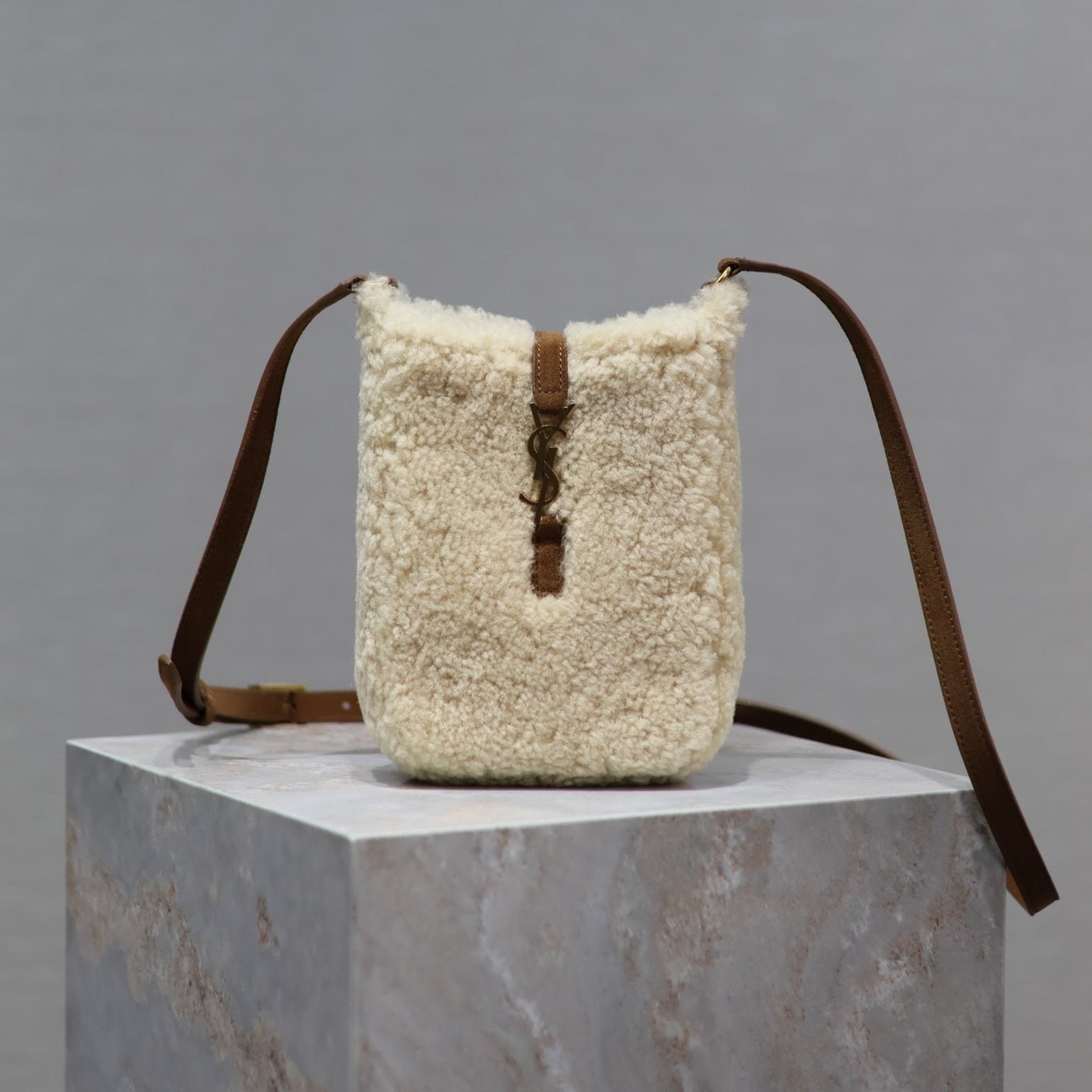 {Style No: 4GADJKSE} LE 5 À 7 HOBO BAG 18 IN CREAM SHEARLING AND BROWN SUEDE TRIM