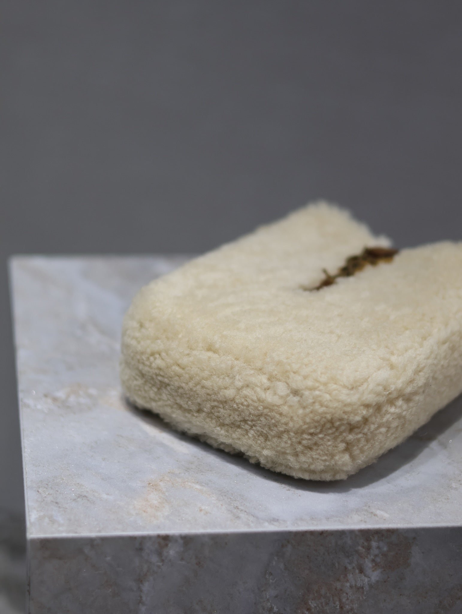 {Style No: 4GADJKSE} LE 5 À 7 HOBO BAG 18 IN CREAM SHEARLING AND BROWN SUEDE TRIM - Image 6