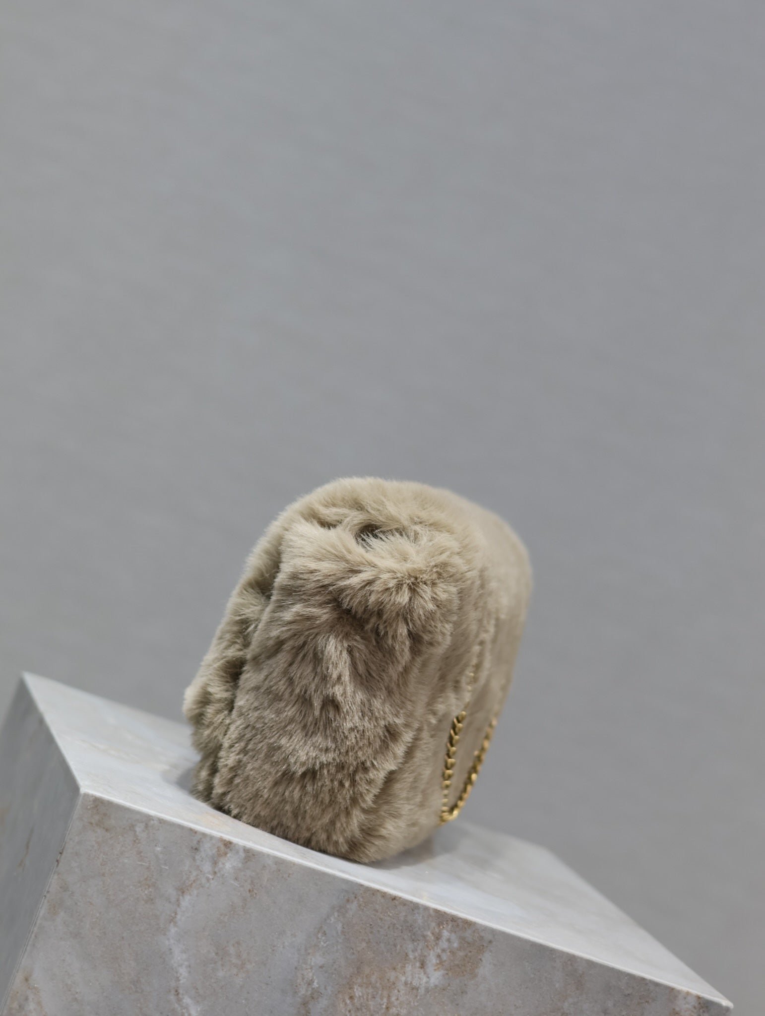 {Style No: TBOYSS9I} KATE SMALL BAG 22 IN ECRU BEIGE RABBIT FUR GOLD CHAIN - Image 2
