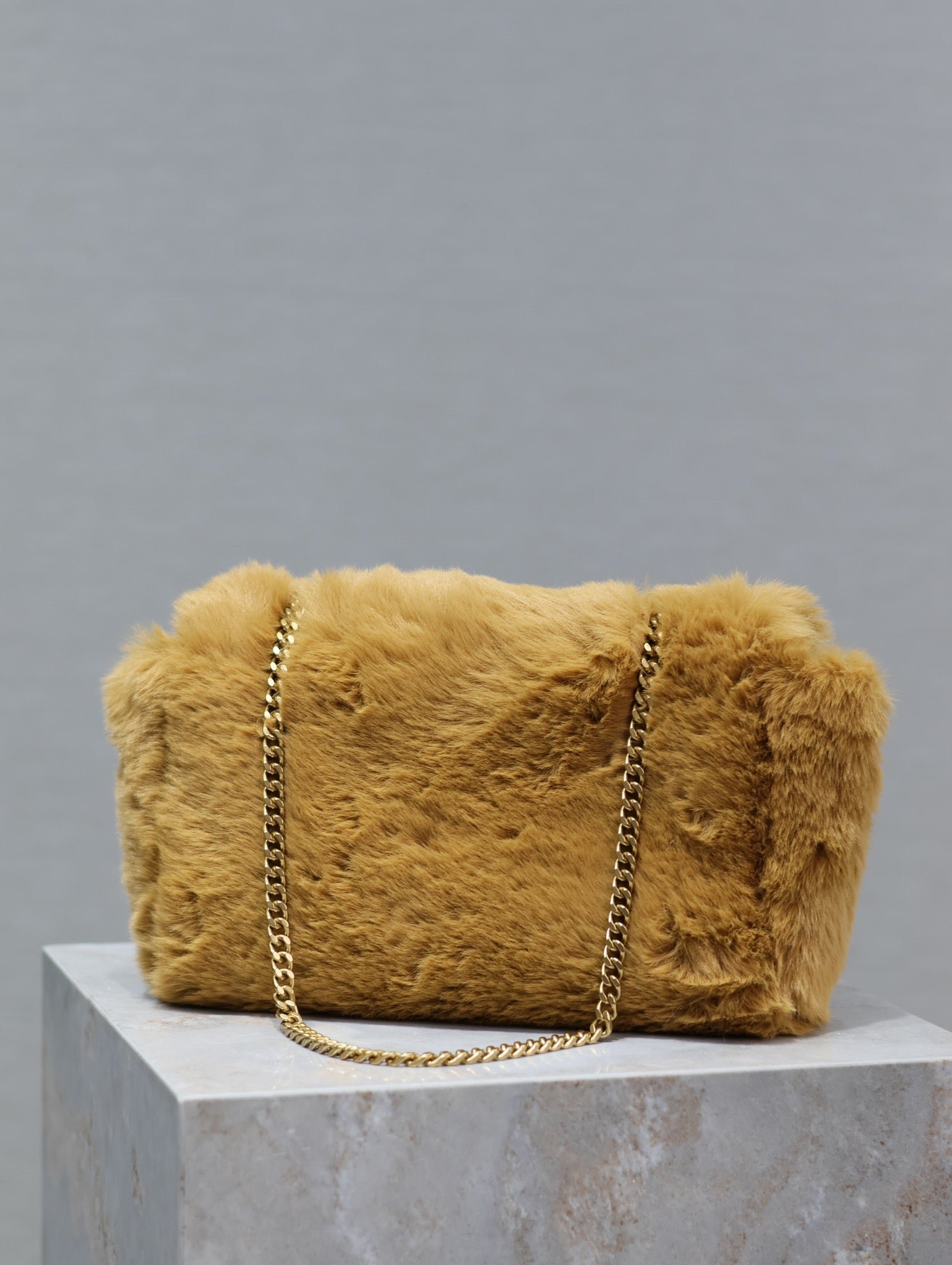 {Style No: NBKD3D2M} KATE SMALL BAG 22 IN PEANUT BROWN RABBIT FUR GOLD CHAIN - Image 3