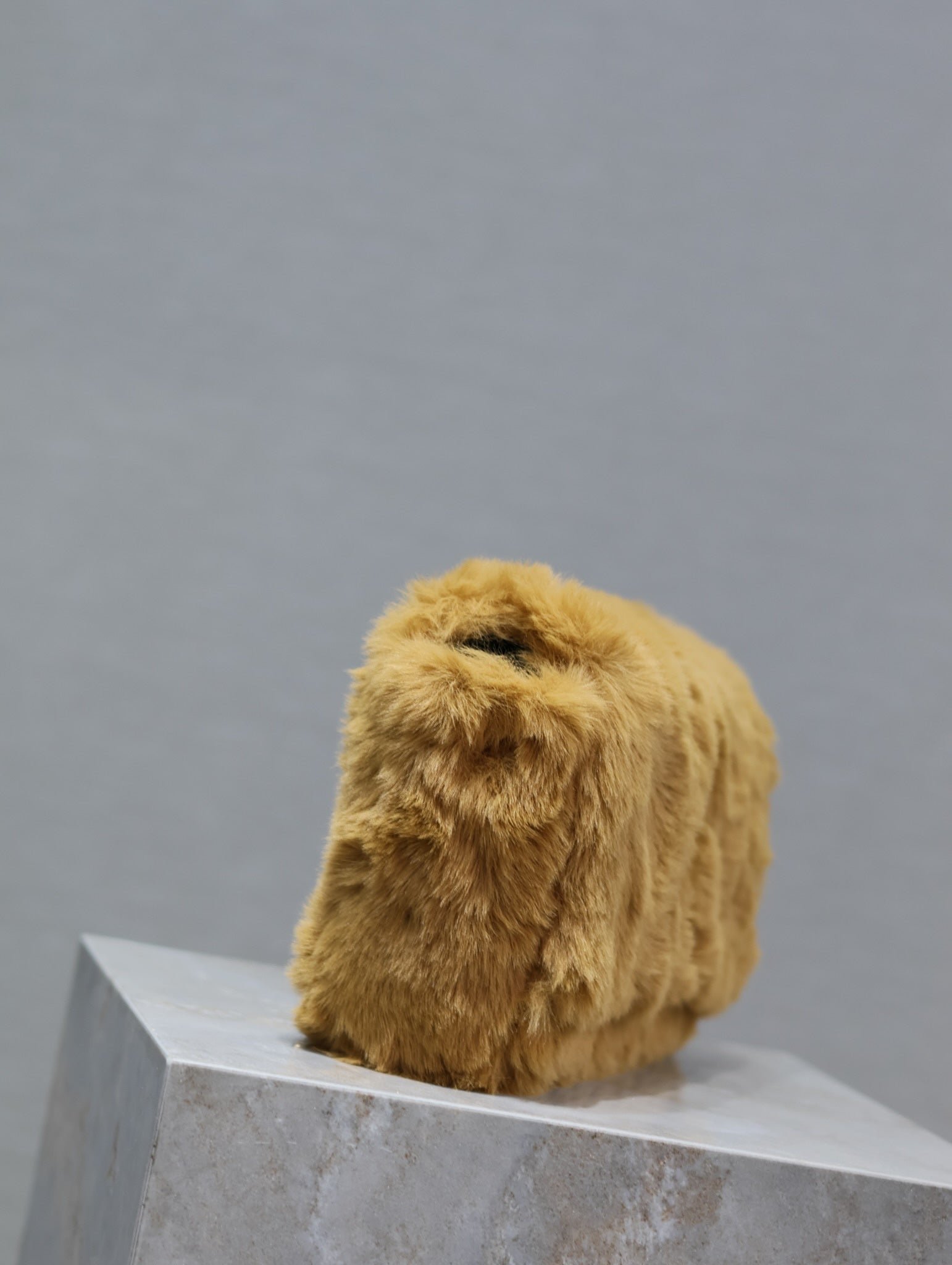 {Style No: NBKD3D2M} KATE SMALL BAG 22 IN PEANUT BROWN RABBIT FUR GOLD CHAIN - Image 6