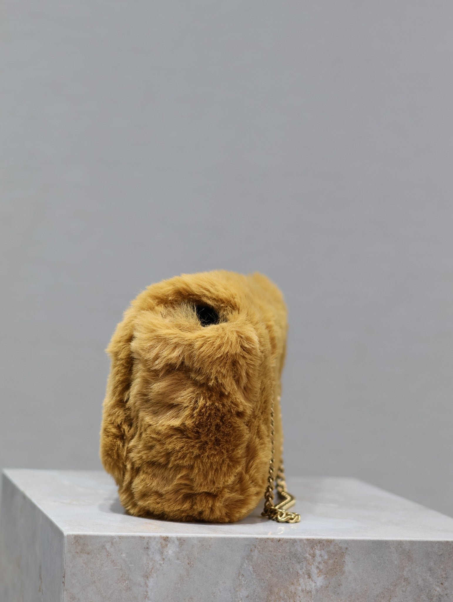 {Style No: NBKD3D2M} KATE SMALL BAG 22 IN PEANUT BROWN RABBIT FUR GOLD CHAIN - Image 7