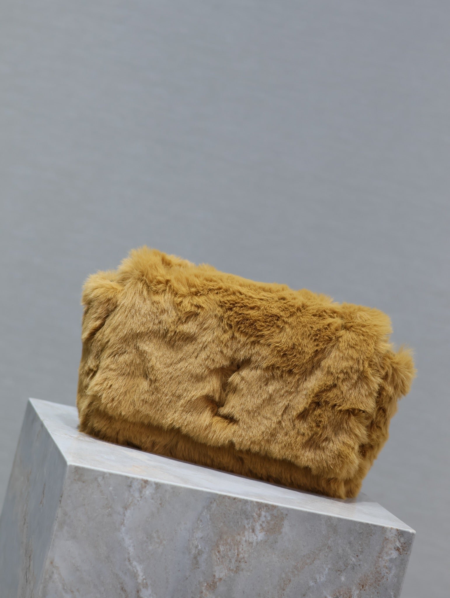 {Style No: NBKD3D2M} KATE SMALL BAG 22 IN PEANUT BROWN RABBIT FUR GOLD CHAIN - Image 8
