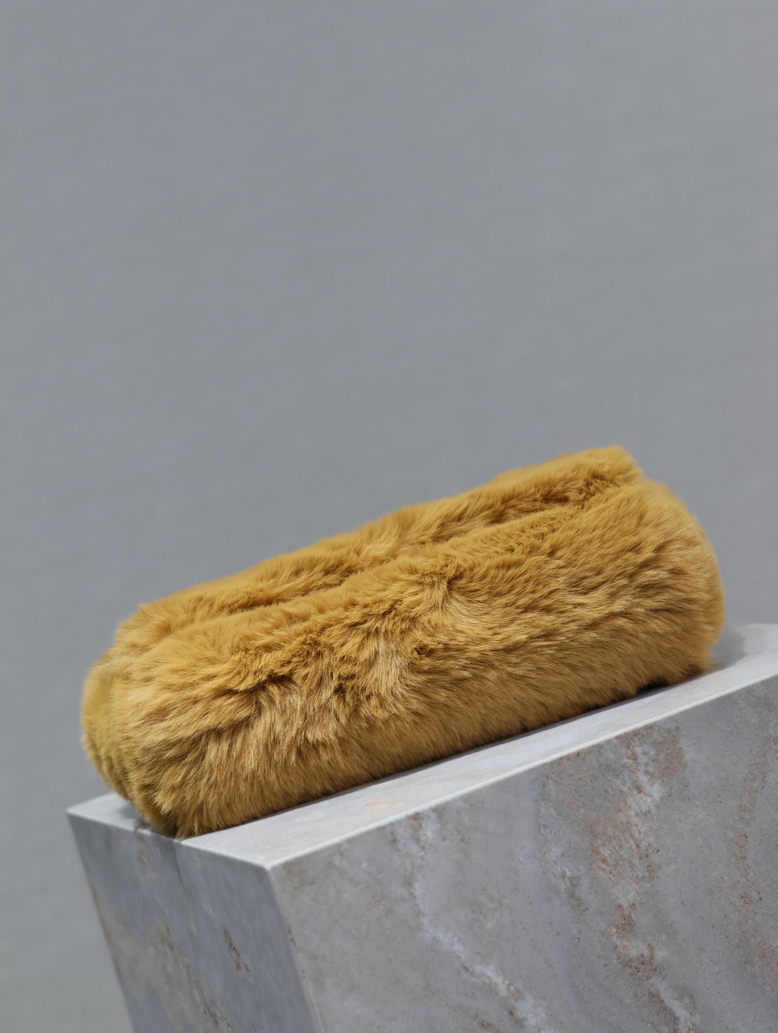{Style No: NBKD3D2M} KATE SMALL BAG 22 IN PEANUT BROWN RABBIT FUR GOLD CHAIN - Image 9