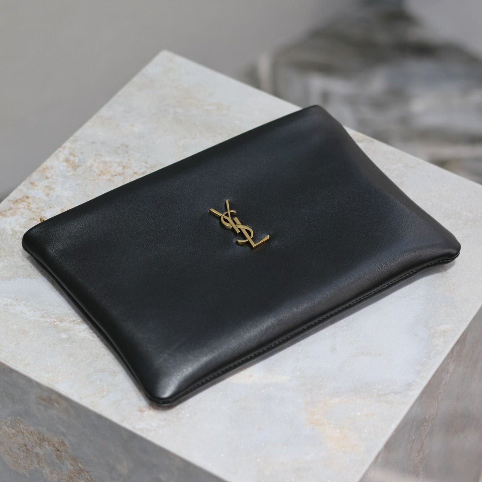 {Style No: 5QDOBDHI} CALYPSO SMALL POUCH 23 IN BLACK SMOOTH LAMBSKIN