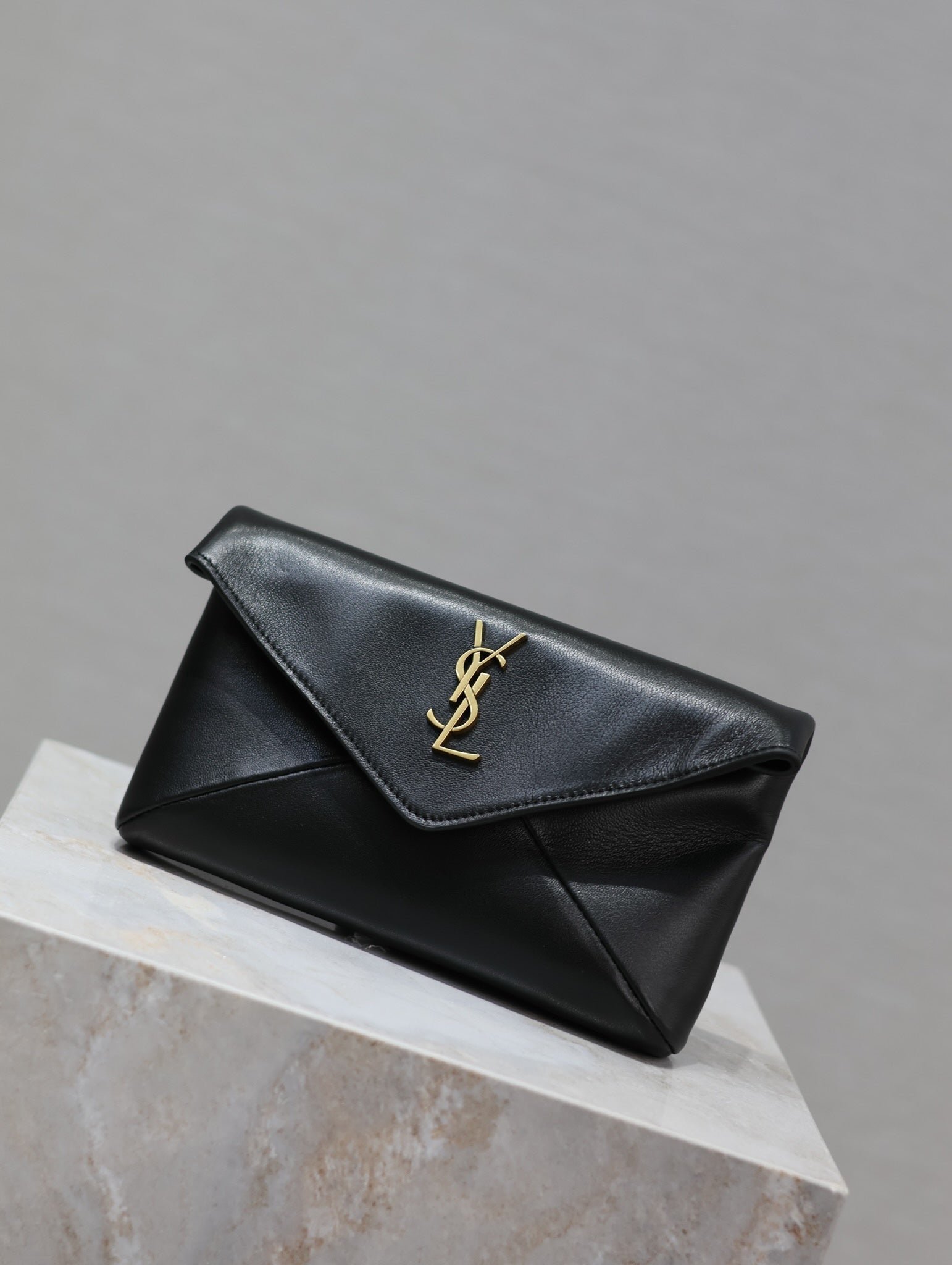 {Style No: MOASIPM9} ENVELOPE CLUTCH 21 IN BLACK CALFSKIN - Image 4