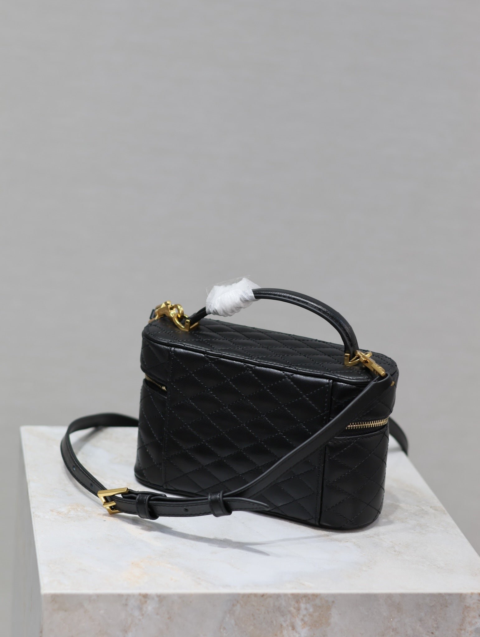 {Style No: JXSOY6YZ} GABY MINI VANITY 18 IN BLACK QUILTED LAMBSKIN GOLD HARDWARE - Image 9