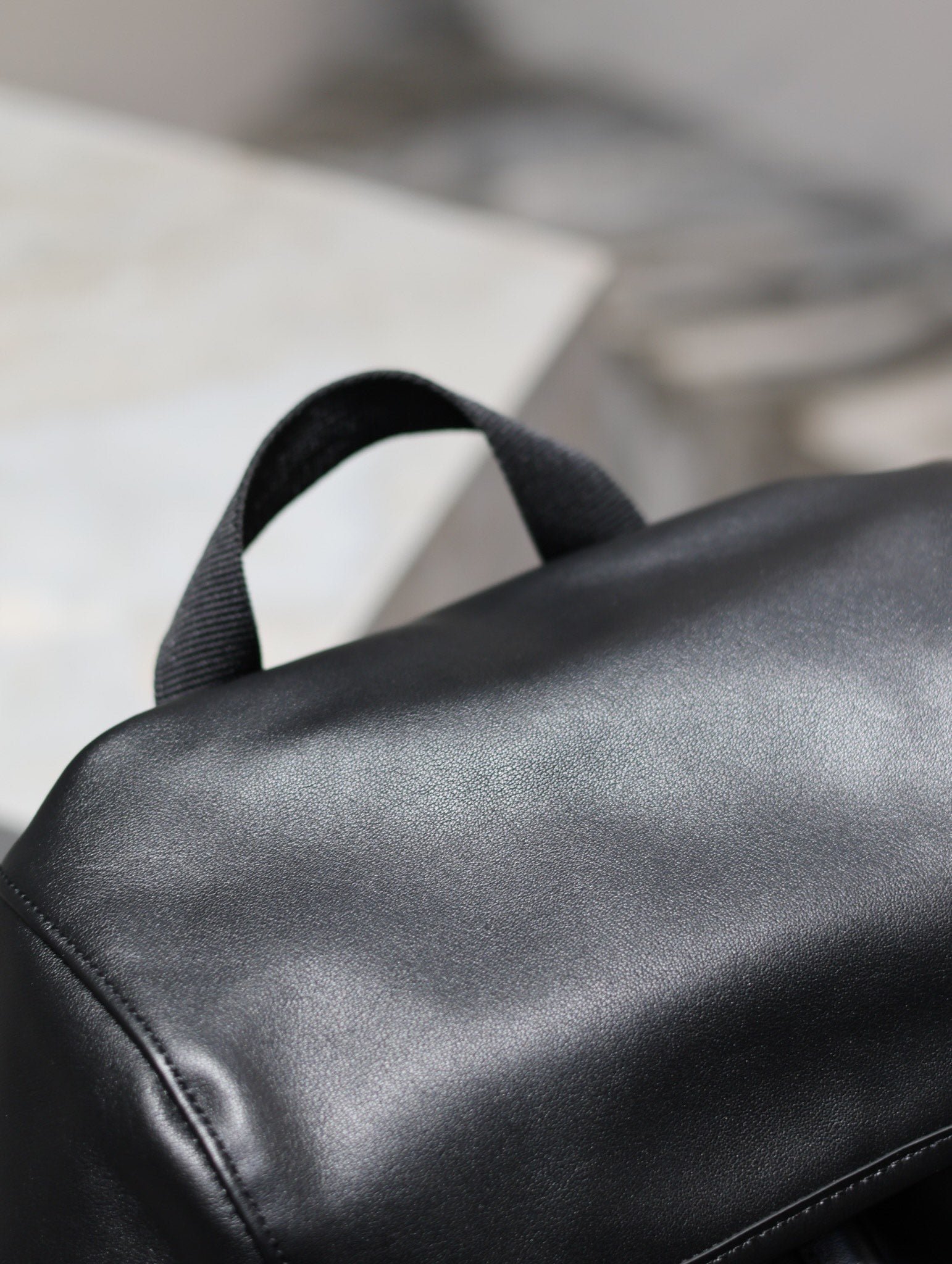 {Style No: K5UQFZUC} BACKPACK 45 IN BLACK CALFSKIN WITH EMBOSSED LOGO - Image 4
