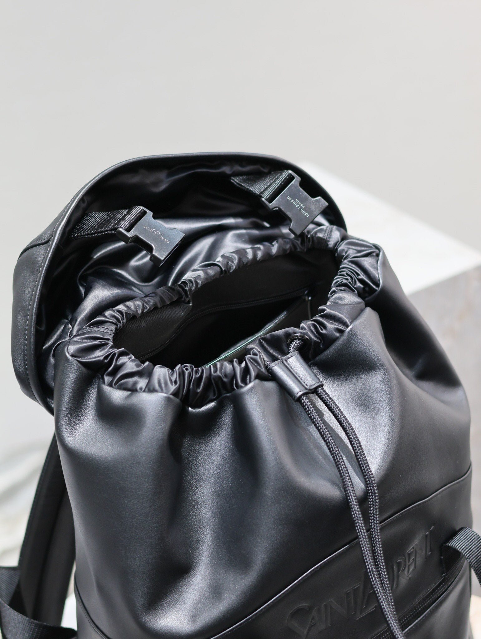 {Style No: K5UQFZUC} BACKPACK 45 IN BLACK CALFSKIN WITH EMBOSSED LOGO - Image 5