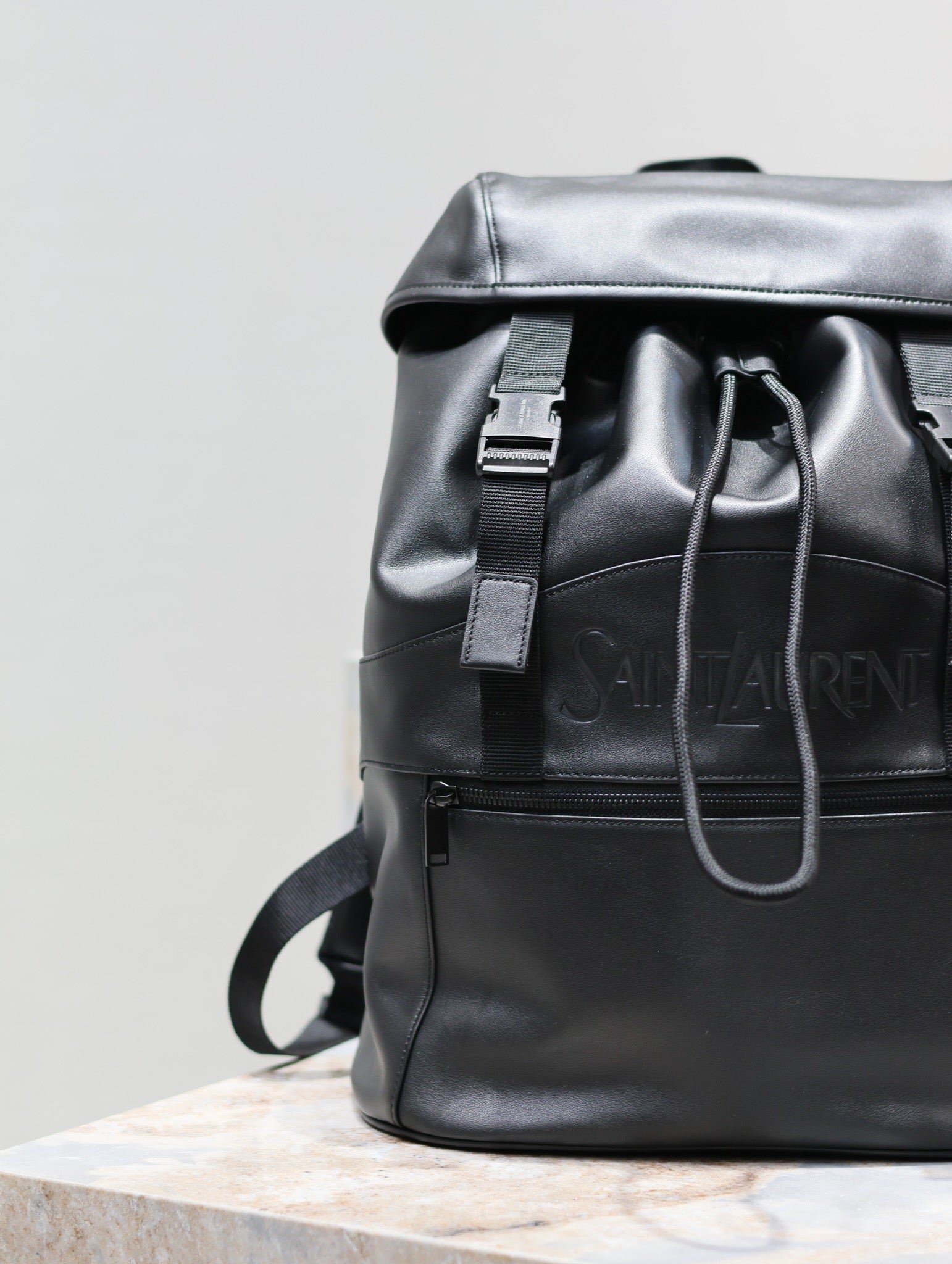 {Style No: K5UQFZUC} BACKPACK 45 IN BLACK CALFSKIN WITH EMBOSSED LOGO - Image 6