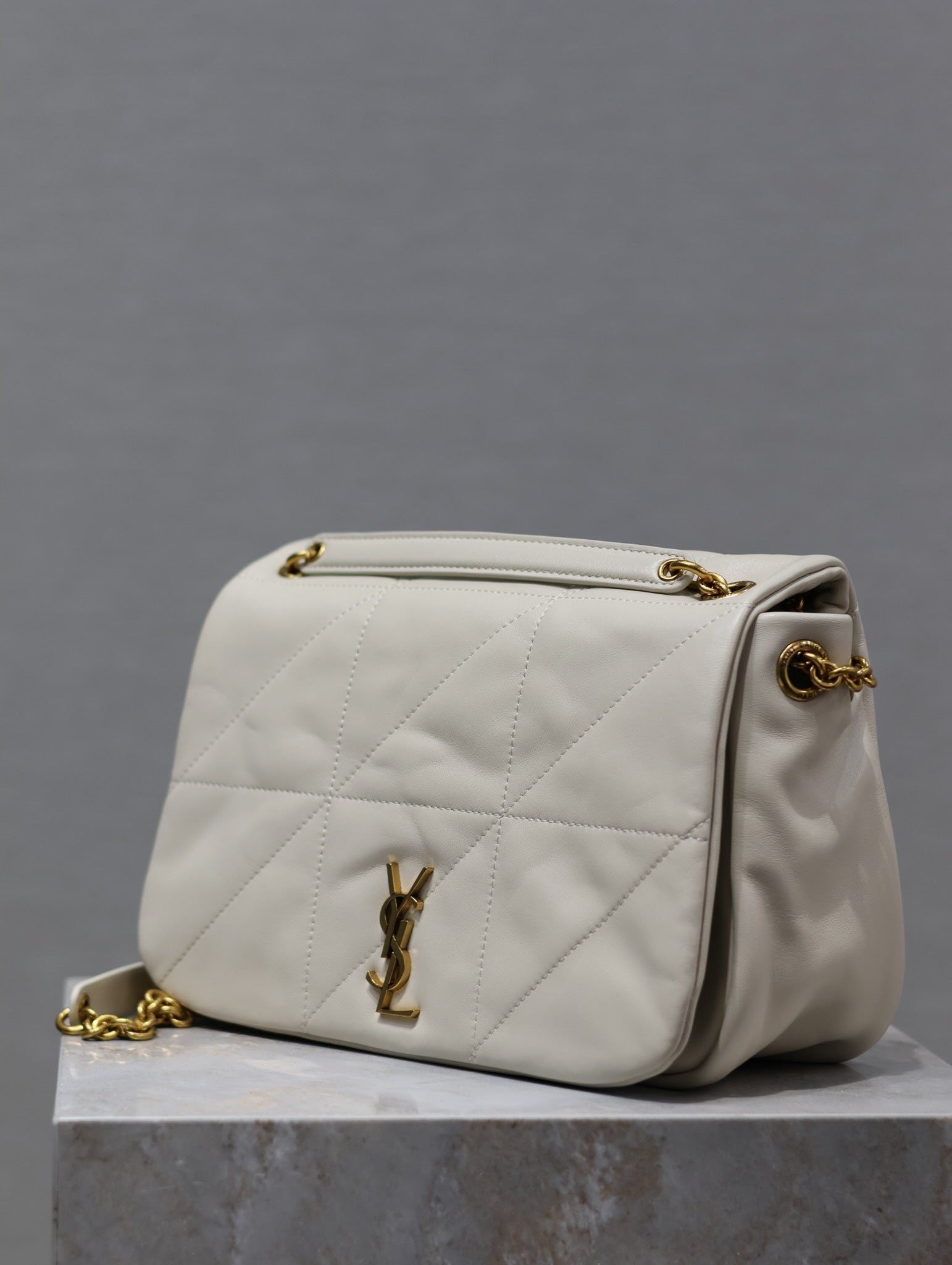 {Style No: 6S6CTH7O} JAMIE 4.3 SMALL BAG 25 IN WHITE LAMBSKIN GOLD HARDWARE - Image 3