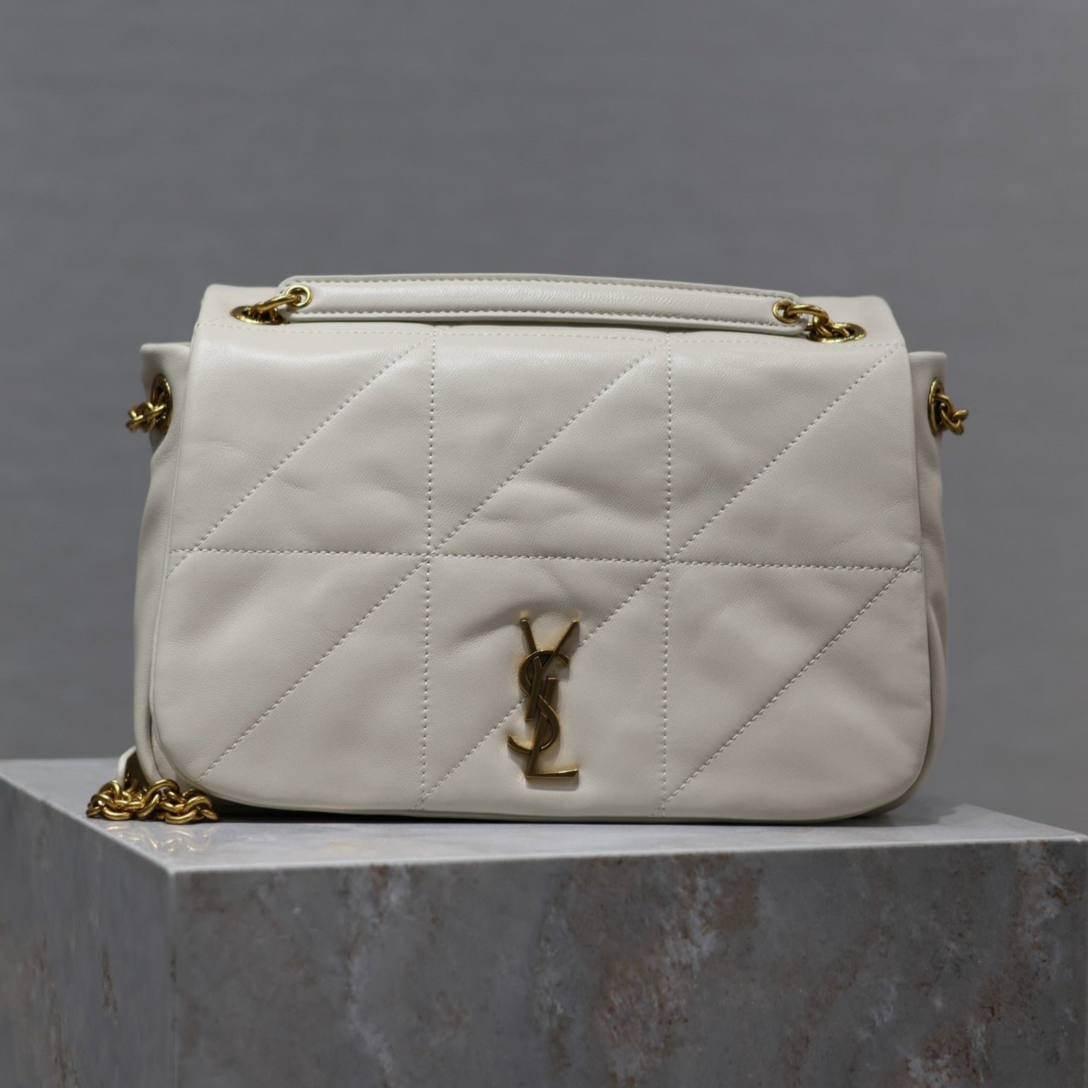 {Style No: 6S6CTH7O} JAMIE 4.3 SMALL BAG 25 IN WHITE LAMBSKIN GOLD HARDWARE