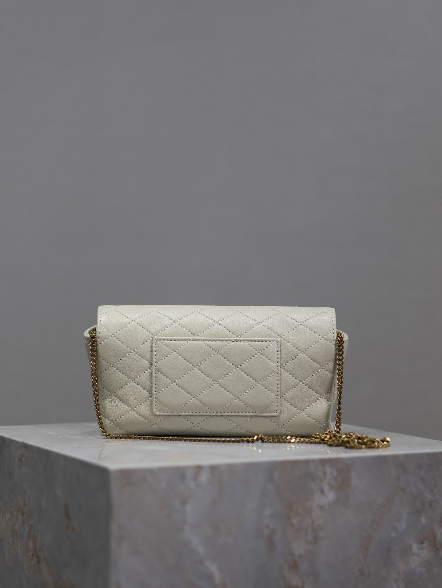 {Style No: 6BJVYA8J} YSL 25S SAINT LAURENT GABY 19 IN BLANC VINTAGE QUILTED CALFSKIN GOLD HARDWARE - Image 2