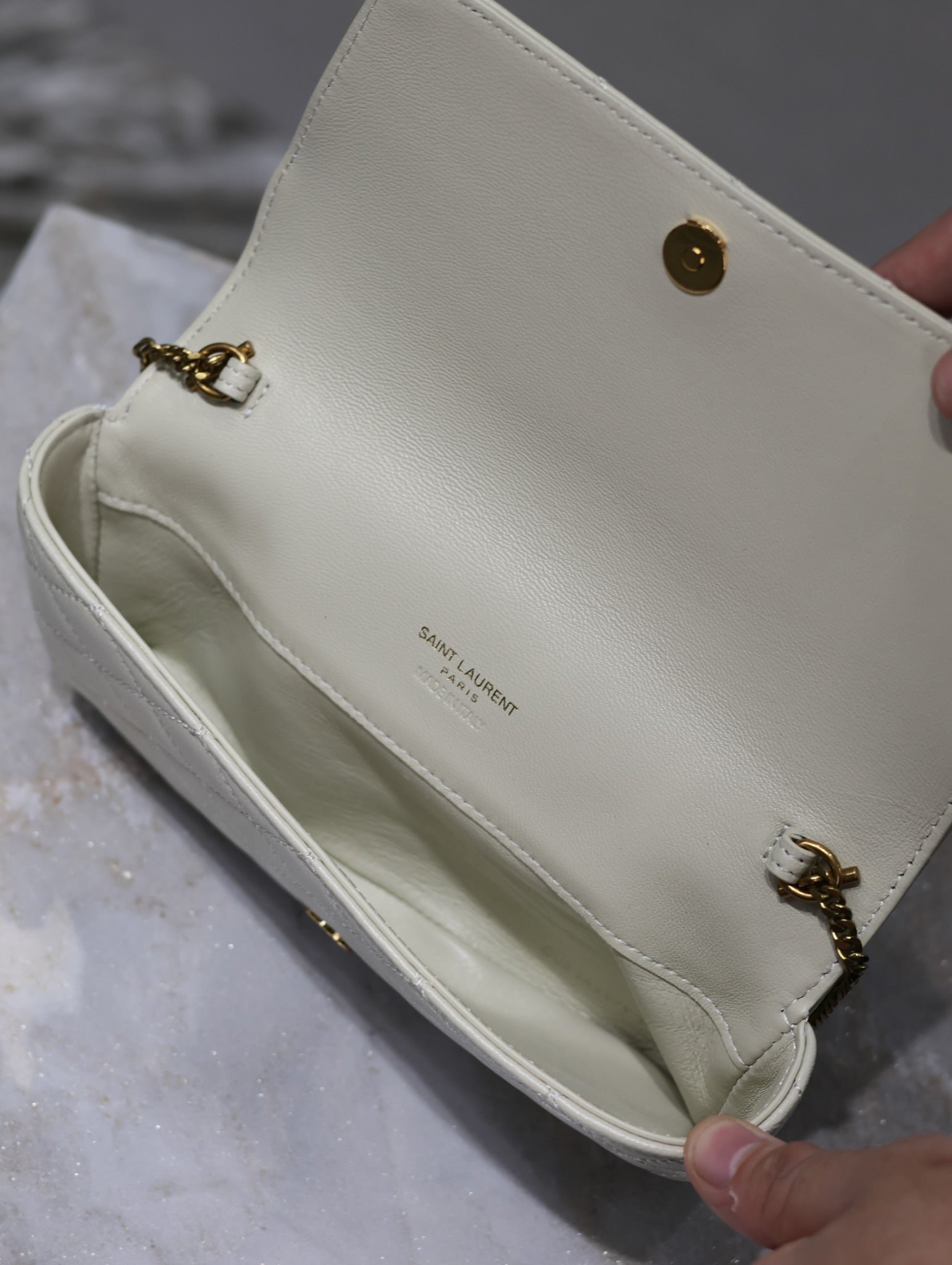 {Style No: 6BJVYA8J} YSL 25S SAINT LAURENT GABY 19 IN BLANC VINTAGE QUILTED CALFSKIN GOLD HARDWARE - Image 5