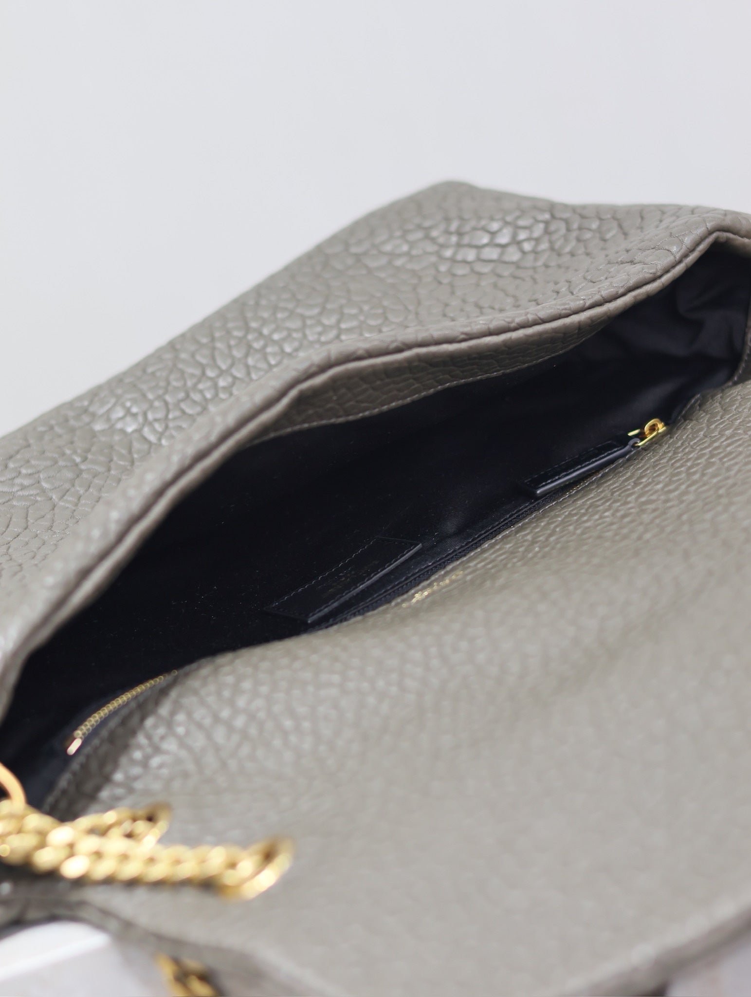 {Style No: 9NSLYULF} YSL 25S CALYPSO BAG 38 IN ARMY GREEN GRAINED LAMBSKIN GOLD HARDWRE - Image 5